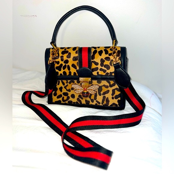 Cheetah Print Crossbody Purse | Gold Pearl Bee Clasp | Red/Black Removable Strap - Picture 1 of 14